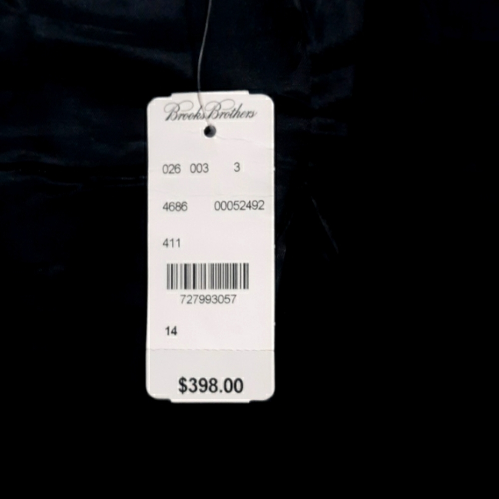 Brooks Brother nylon rain walking coat, Lite weight coat.  NAVY